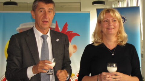 Andrej Babiš se svojí klíčovou manažerkou Simonou Sokolovou, které prodal akcie Profrostu