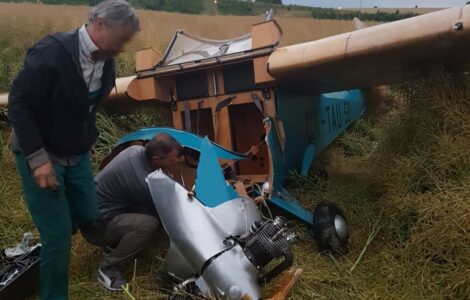 Historické letadlo z roku 1947, které se zřítilo na okraji Prahy.