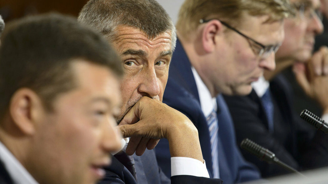 Andrej Babiš se poohlíží po Tomiovi Okamurovi