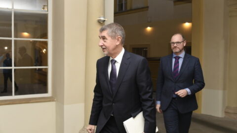 Premiér Andrej Babiš a ministr školství Robert Plaga.