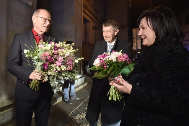 Exministr financí Ivan Pilný, jeho nástupkyně Alena Schillerová a premiér Andrej Babiš 