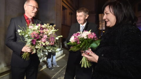 Exministr financí Ivan Pilný, jeho nástupkyně Alena Schillerová a premiér Andrej Babiš 