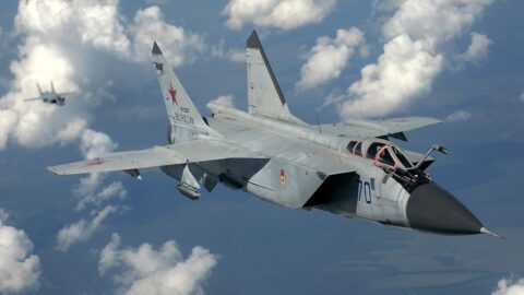 Na napadeném letišti mají být i obávané stroje MiG-31.