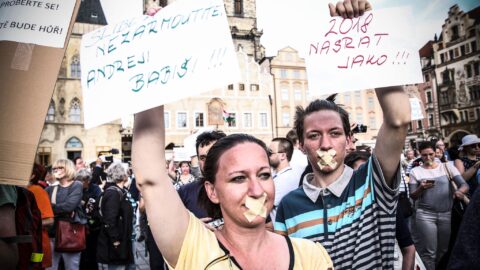 Němý protest proti Andreji Babišovi