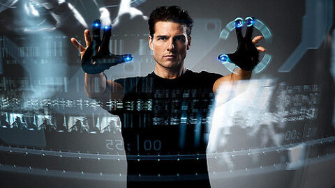 Tom Cruise ve Spielbergově filmu Minority Report