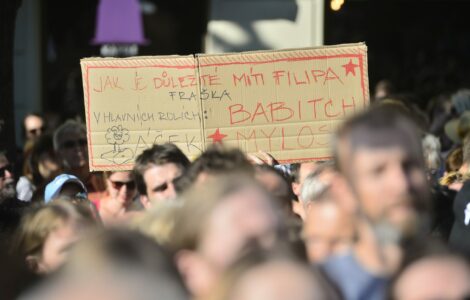 Demonstrace proti Babišovi a komunistům