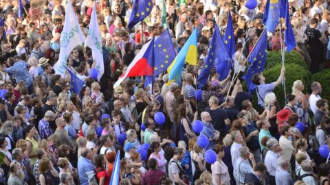 Demonstrace proti Babišovi a komunistům