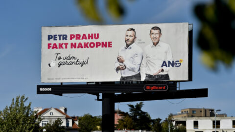 Andrej Babiš a Petr Stuchlík na předvolebním billboardu