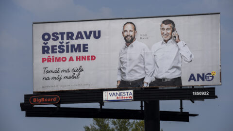 Ostravský primátor Tomáš Macura a Andrej Babiš na předvolebním billboardu