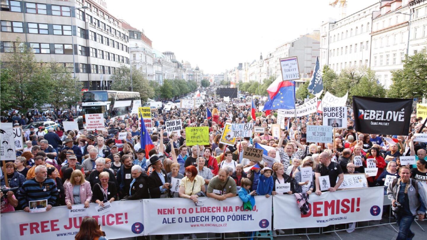 Demonstrace Milionu chvilek na Václavském náměstí