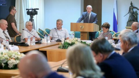 Jednání poslanců ruské Dumy o návrhu zákona, který stanoví oprávněnost okupace Československa v roce 1968