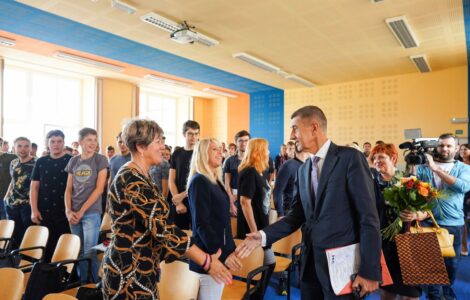 Andrej Babiš ve škole v Plzni