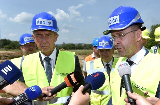 Premiér Andrej Babiš a ministr dopravy Vladimír Kremlík 