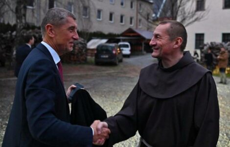 Premiér Andrej Babiš přijel za otcem Šebestiánem, aby se vyznal ze svých hříchů.