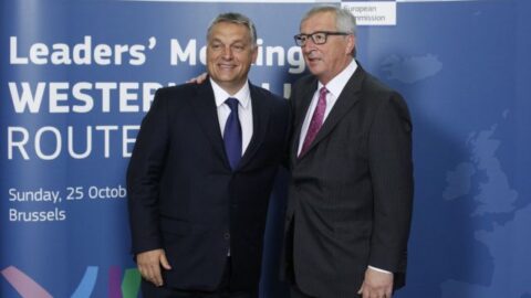 Maďarský premiér Viktor Orbán (vlevo) a prezident EK Jean-Claude Juncker na bruselské schůzce k migrační krizi.