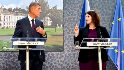 Premiér Andrej Babiš (ANO) a ministryně práce a sociálních věcí Jana Maláčová (ČSSD) 