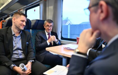 Andrej Babiš s doprovodem vyráží na lov PR.