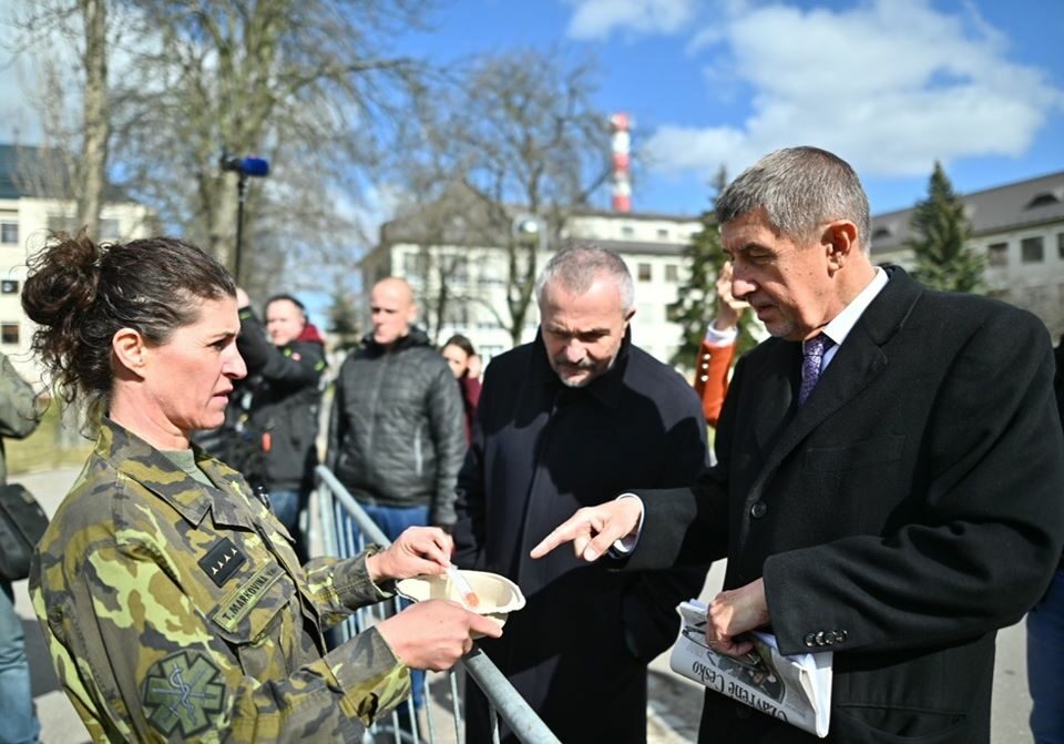 Andrej Babiš na sobotním mediálním tažení Ústřední vojenskou nemocnicí