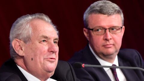 Miloš Zeman a ministr průmyslu a obchodu a dopravy Karel Havlíček (ANO) 
