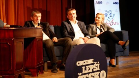 Předseda hnutí ANO Andrej Babiš, místopředseda Petr Vokřál a předsedkyně jihomoravské organizace Taťána Malá před volbami 2017
