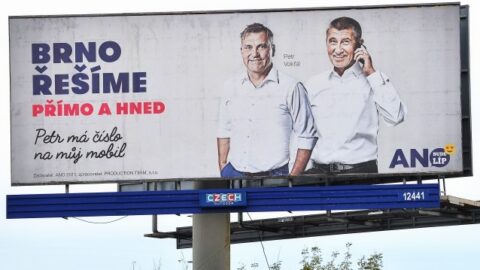 Petr Vokřál a Andrej Babiš na předvolebním billboardu hnutí ANO v roce 2018