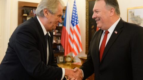 Mike Pompeo u Miloše Zemana