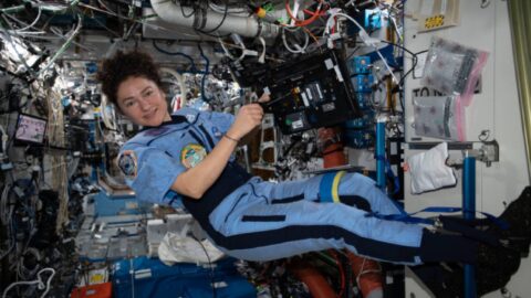 Astronautka Jessica Meir na Mezinárodní kosmické stanici. První žena na Měsíci bude muset mít podle NASA zkušenosti z předchozích letů.