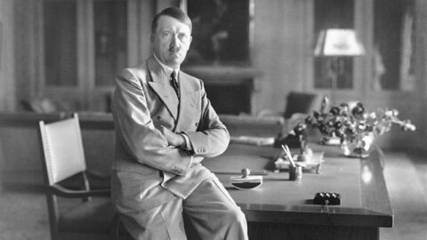 Německý říšský kancléř Adolf Hitler – hlavní protagonista genocidního nacionálního socialismu