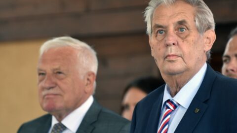 Bývalý prezident Václav Klaus a současný prezident Miloš Zeman 