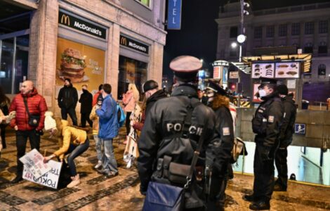 Demonstrace na Václavském náměstí 31. prosince.