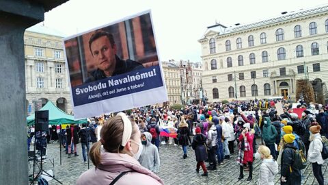 Protesty proti zadržení Alexeje Navalného v Praze. 