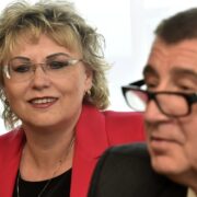 Poslankyně Margita Balaštíková a Andrej Babiš (oba ANO)