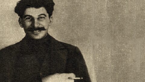 Josif Vissarionovič Stalin v době, kdy byl sám ještě za politiku ve vyhnanství. Zřejmě rok 1915.