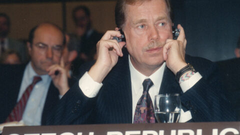 Český prezident Václav Havel na summitu Rady Evropy ve Vídni (8. 10. 1993)