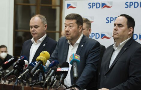 Radek Rozvoral, Tomio Okamura, Jan Hrnčíř (všichni SPD)