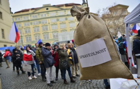 Demonstrace proti pandemickému zákonu