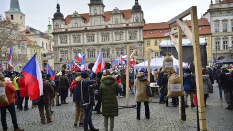 Demonstrace proti pandemickému zákonu