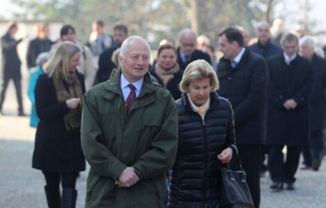 Kníže Hans Adam II. z Lichtenštejna a jeho žena Marie Aglaé, která se narodila v Praze jako hraběnka Kinská.