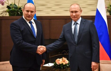 Izraelský premiér Naftali Bennett a ruský prezident Vladimir Putin na schůzce v říjnu 2021