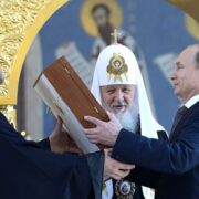 Patriarcha Kirill a Vladimir Putin v roce 2015