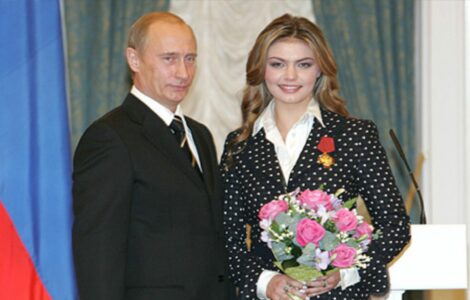 Vladimir Putin a Alina Kabajevova v roce 2005.