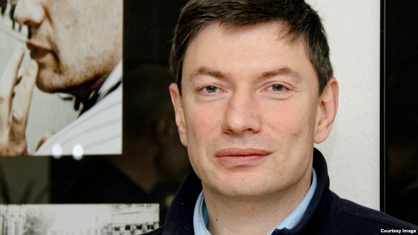 Ruský novinář Igor Eidman je  bratrancem loni zavražděného opozičního politika Borise Němcova, jehož vražda nebyla dodnes objasněna.