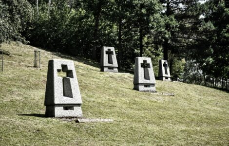 Osada Ležáky na svoji spolupráci s výsadkem Silver A doplatila. 24. června 1942 byla nacisty vypálena a její obyvatelé byli zavražděni.