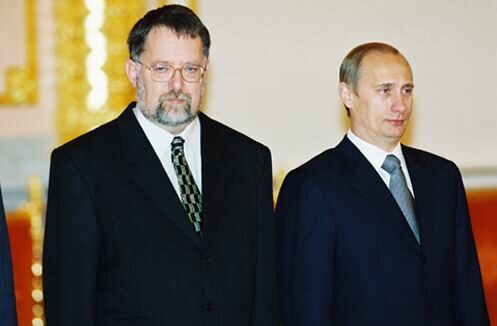 Hezký rok 2000. Jaroslav Bašta předává jako velvyslanec pověřovací listiny Vladimiru Putinovi.