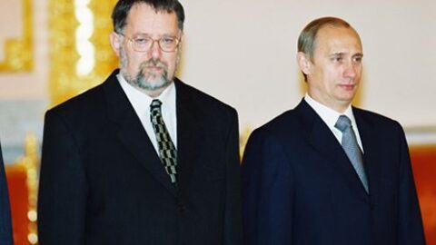 Hezký rok 2000. Jaroslav Bašta předává jako velvyslanec pověřovací listiny Vladimiru Putinovi.