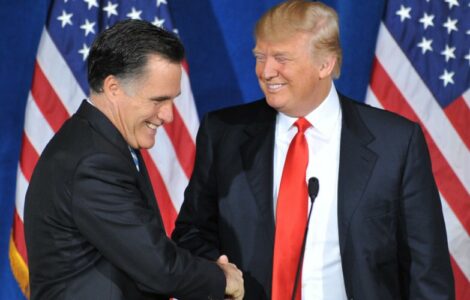 Mitt Romney (vlevo) a Donald Trump v roce 2012, kdy Romney kandidoval za Republikánskou stranu proti demokratovi Baracku Obamovi.