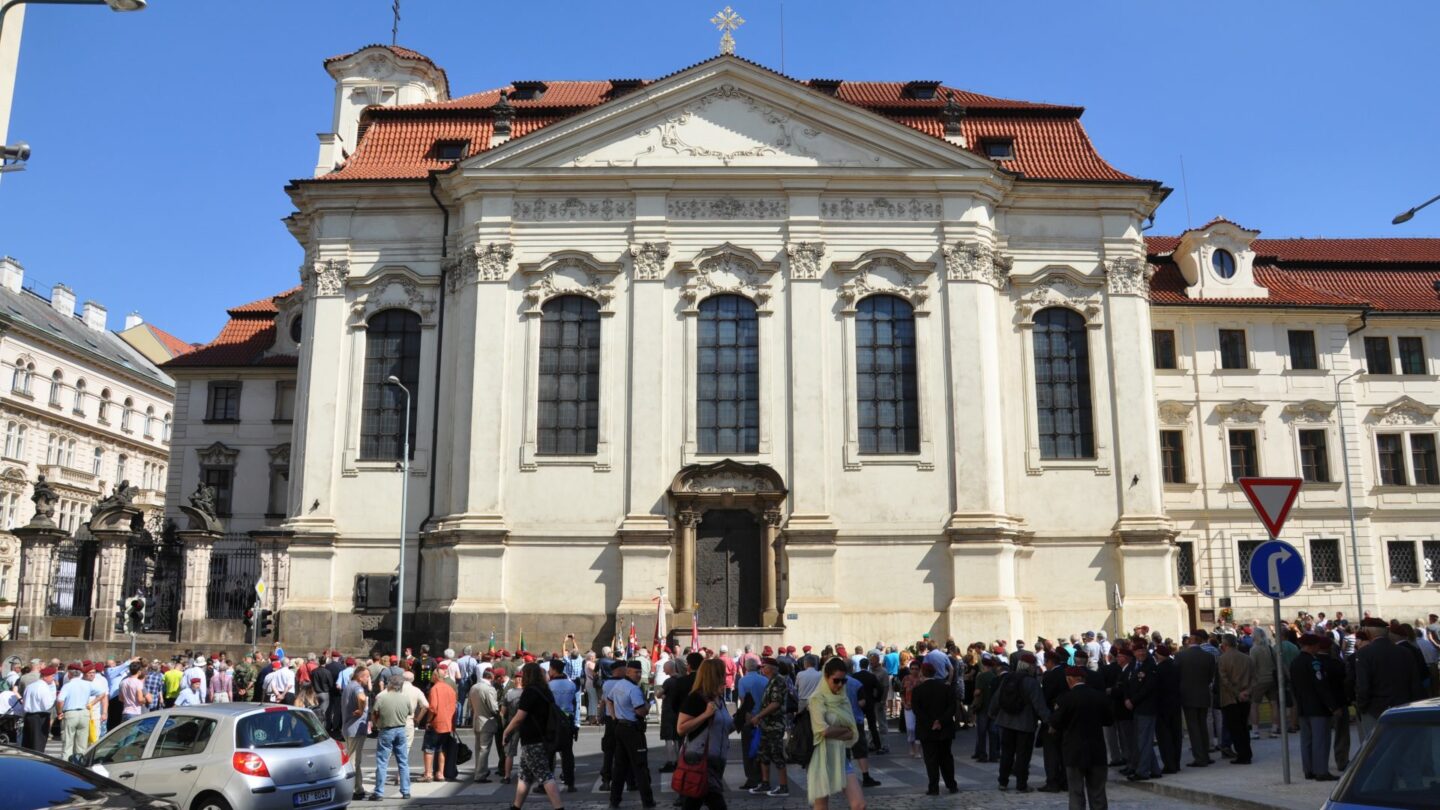 Kostel sv. Cyrila a Metoděje v Resslově ulici během pietního aktu 18. 6. 2018.