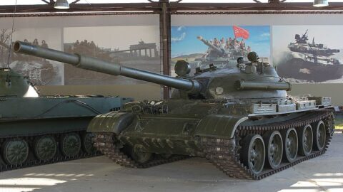 Tank T-62