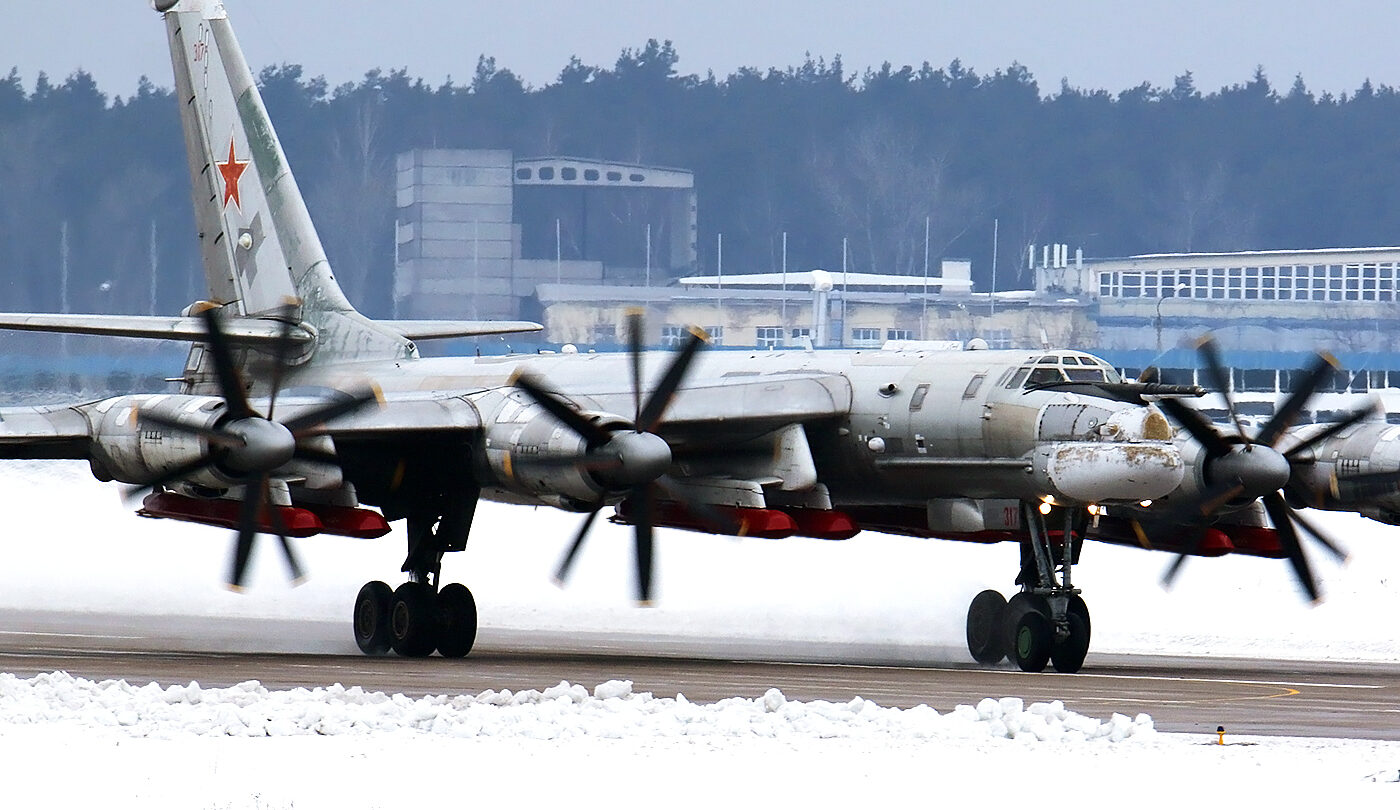 Tu-95MSM s podvěšenými střelami Ch-101