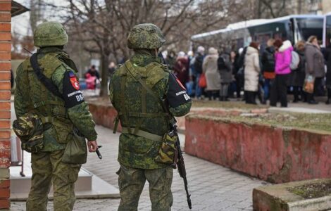 Donbas už mobilizaci zažil. Toto jsou záběry z května. Podobné teď budou přicházet z celého Ruska.